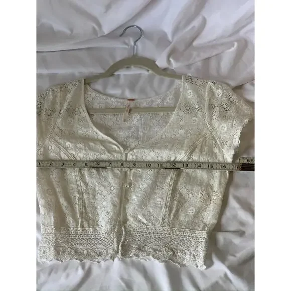 Free People White XS S Lace Cropped Button Short Sleeve Blouse Coquette - Picture 7 of 9